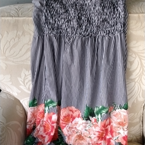 Black and white striped strapless dress with Peach flowers around the bottom - Picture 3 of 4